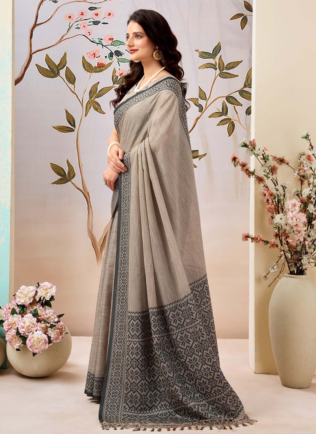 मुगा कॉटन साड़ी