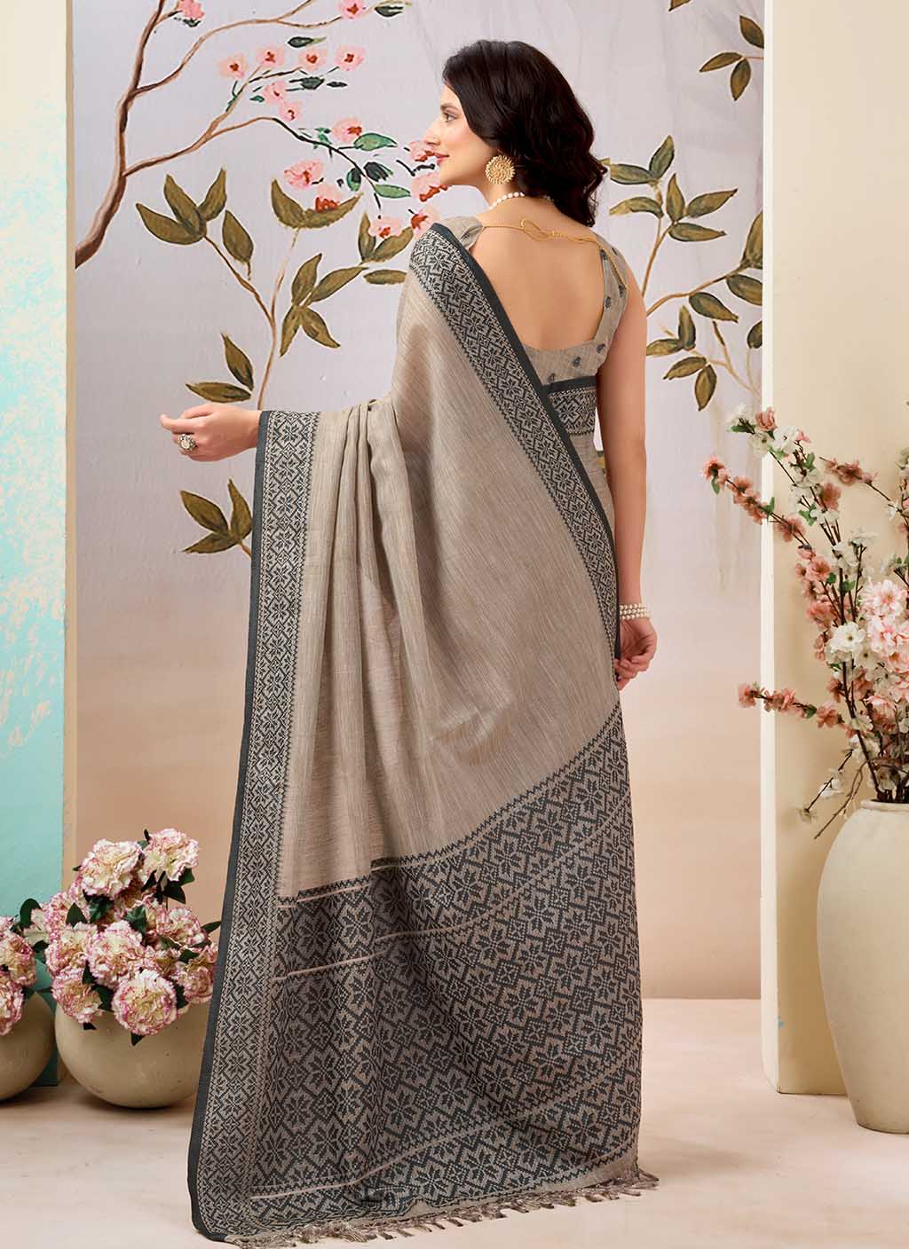 मुगा कॉटन साड़ी