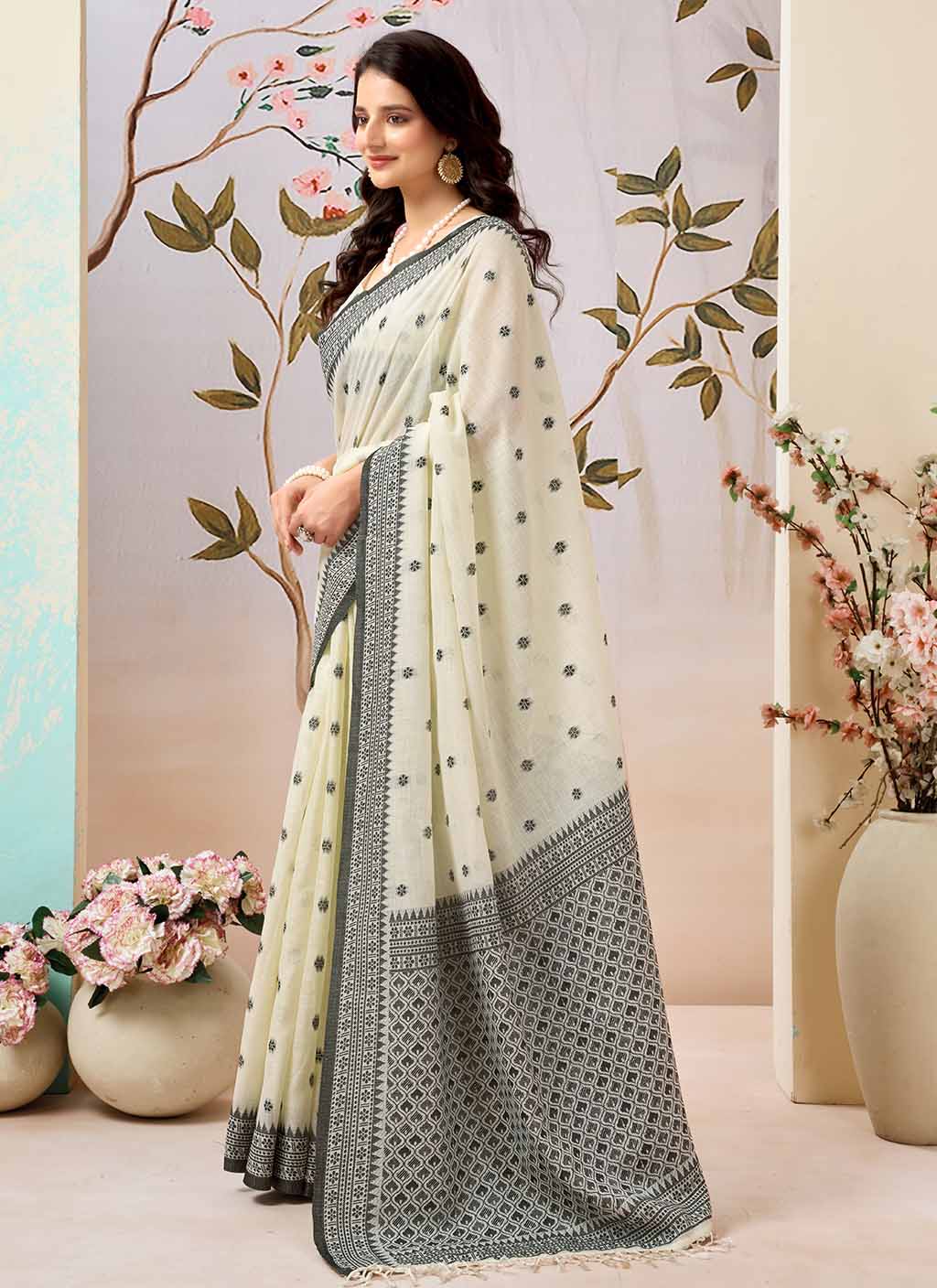 मुगा कॉटन साड़ी