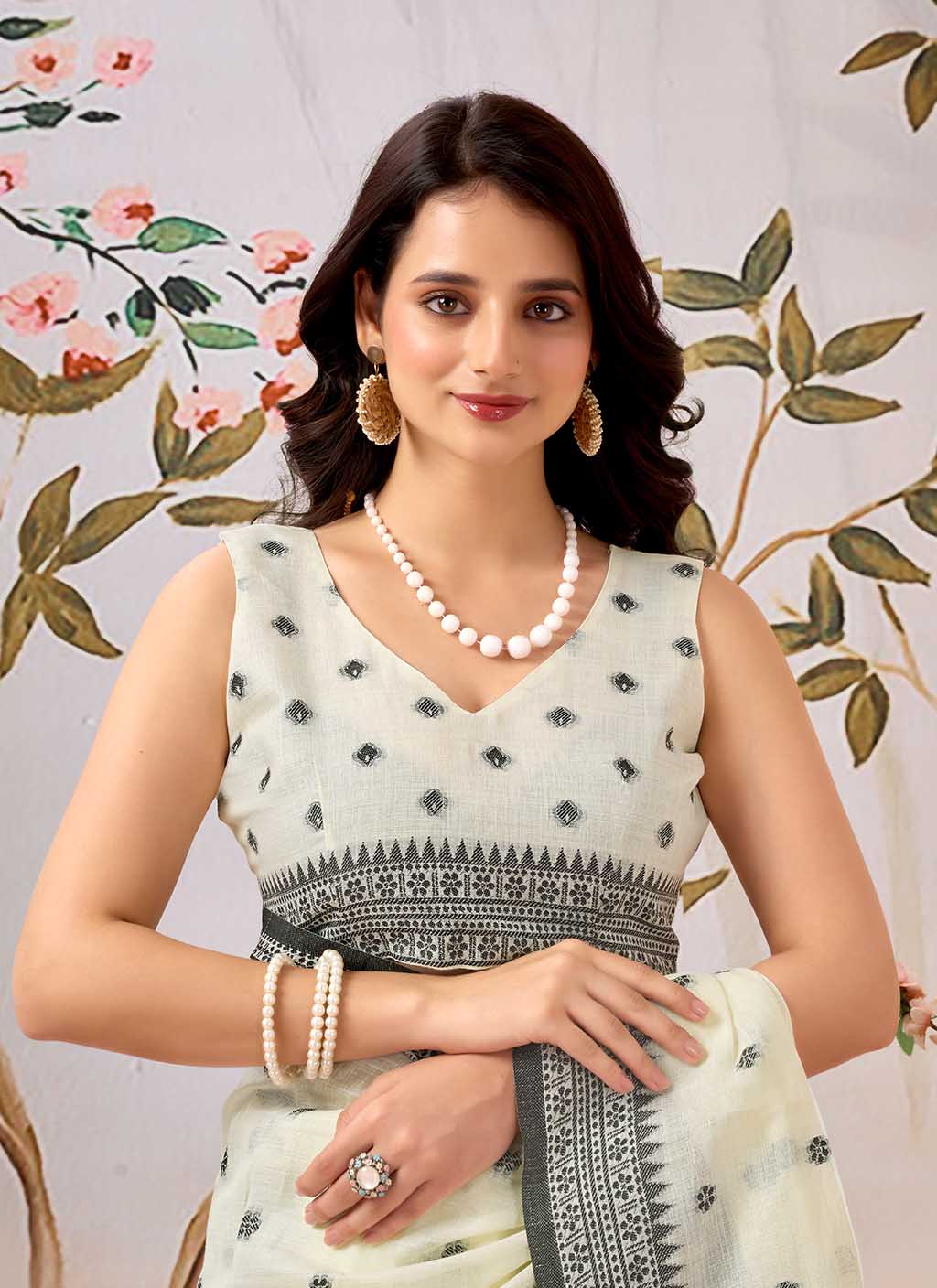 मुगा कॉटन साड़ी