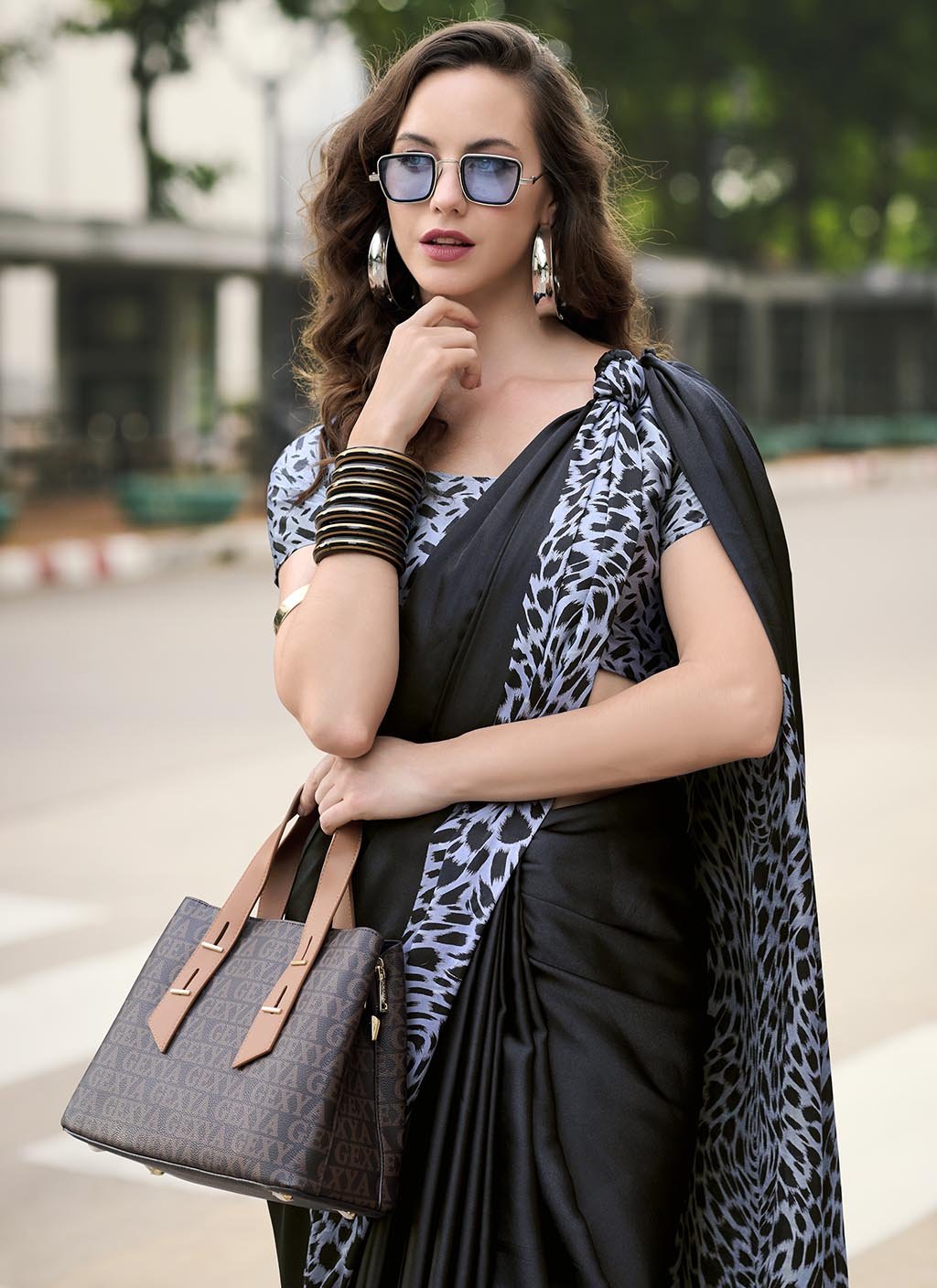 Dazzling (Saree) - Ranjvani Sarees