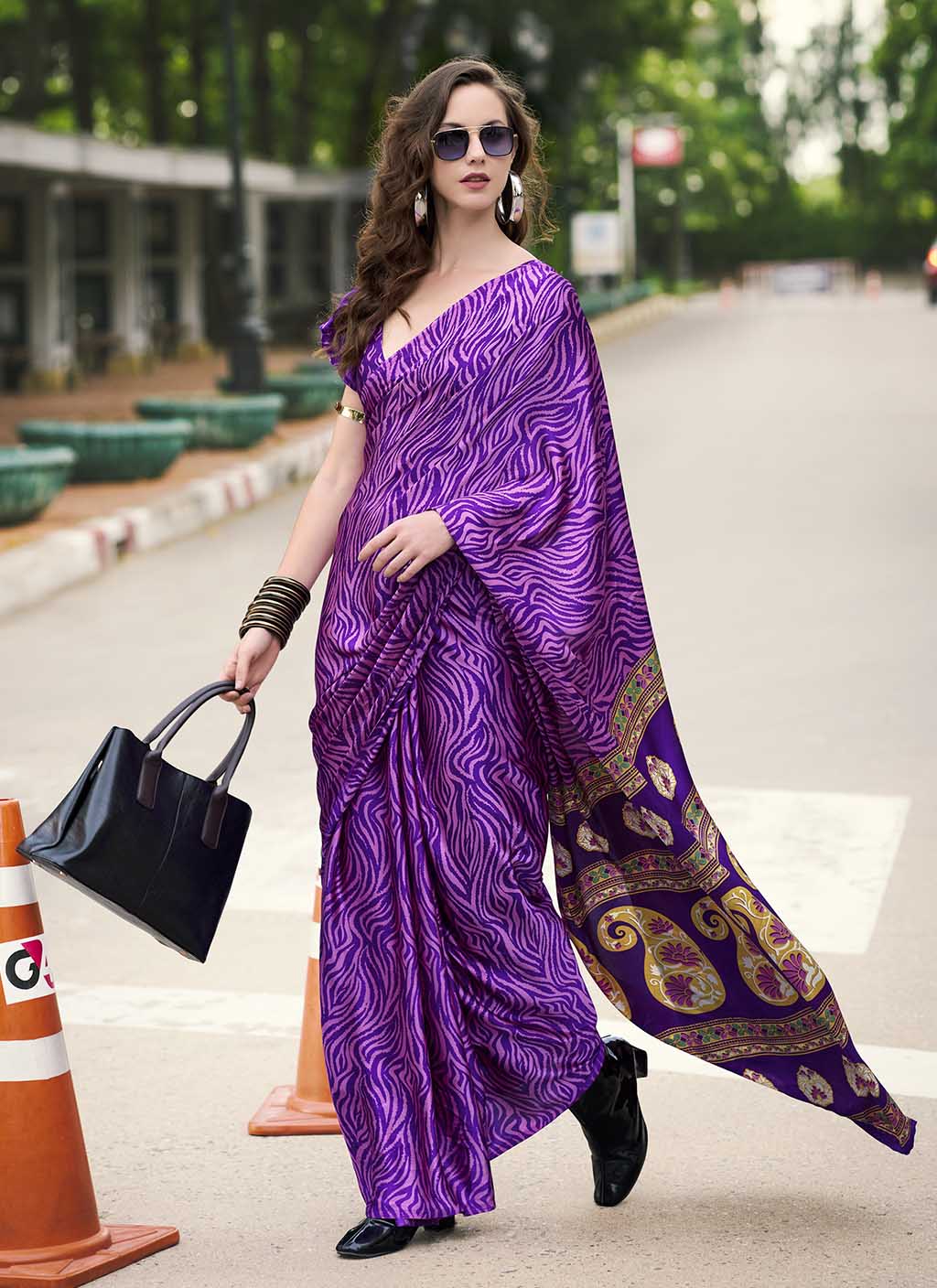 Dazzling (Saree) - Ranjvani Sarees