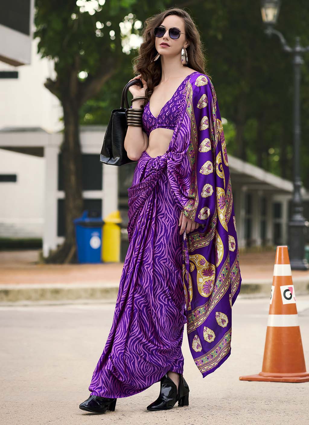 Dazzling (Saree) - Ranjvani Sarees