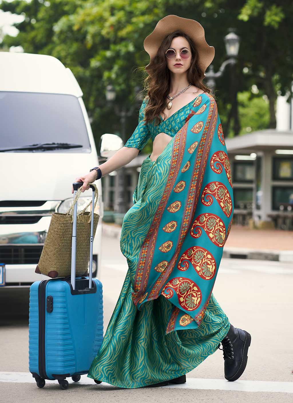 Dazzling (Saree) - Ranjvani Sarees