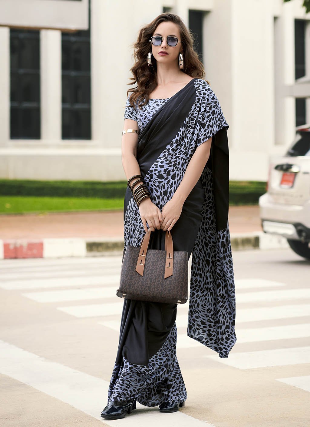 Dazzling (Saree) - Ranjvani Sarees