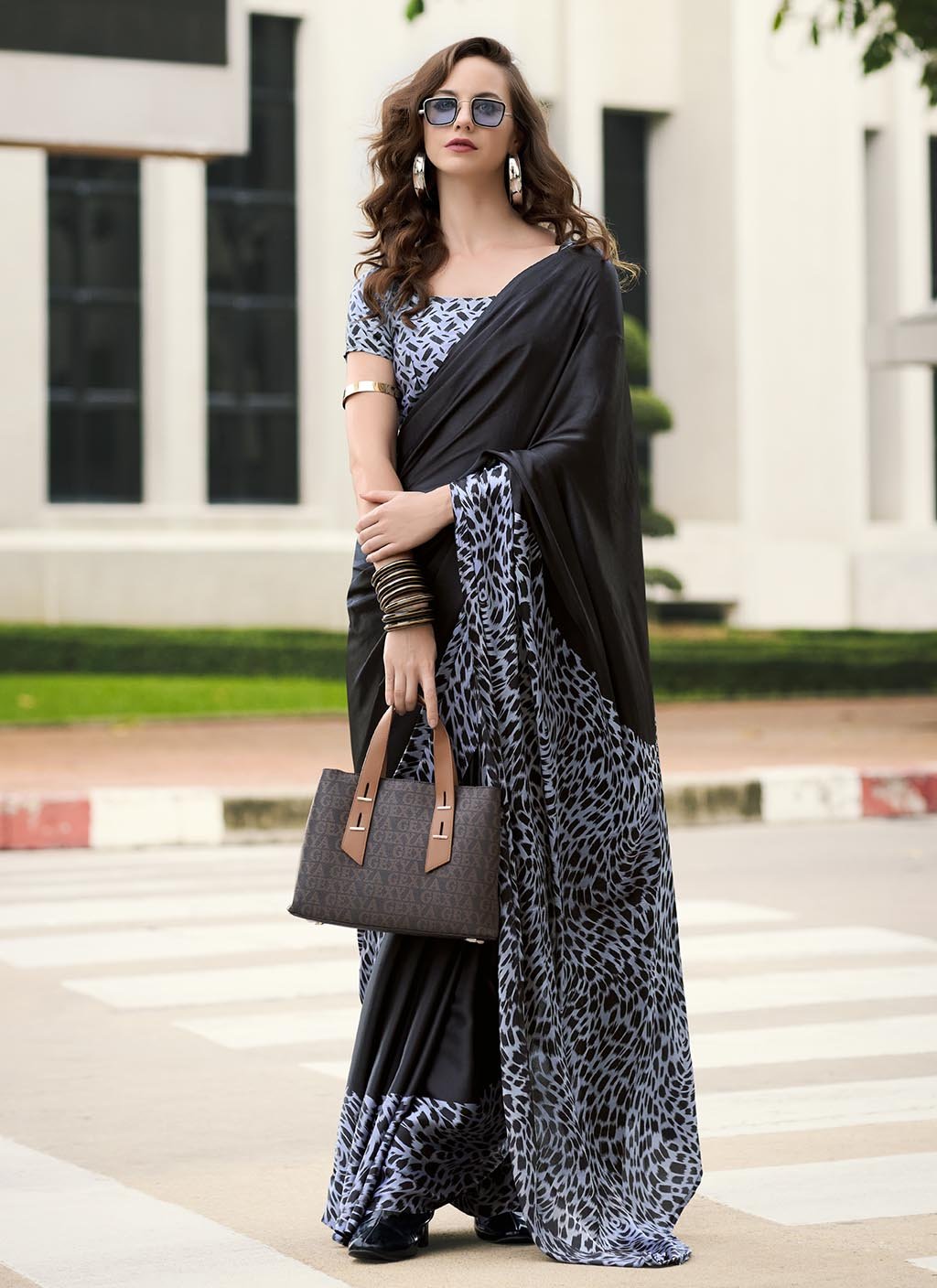 Dazzling (Saree) - Ranjvani Sarees