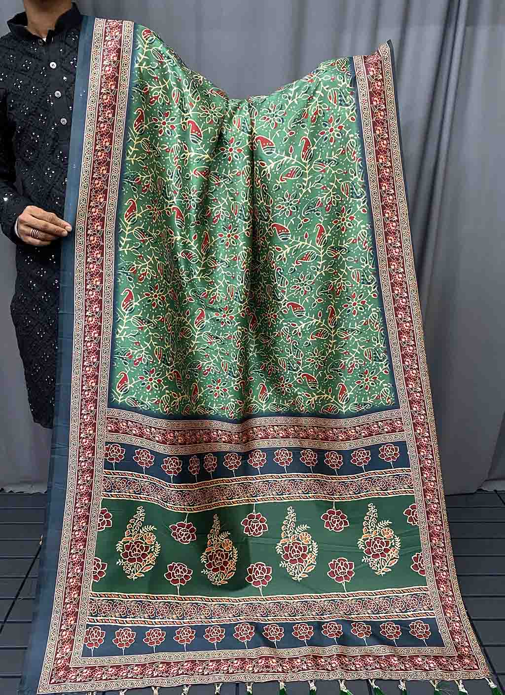 Kayra (Saree) - Ranjvani