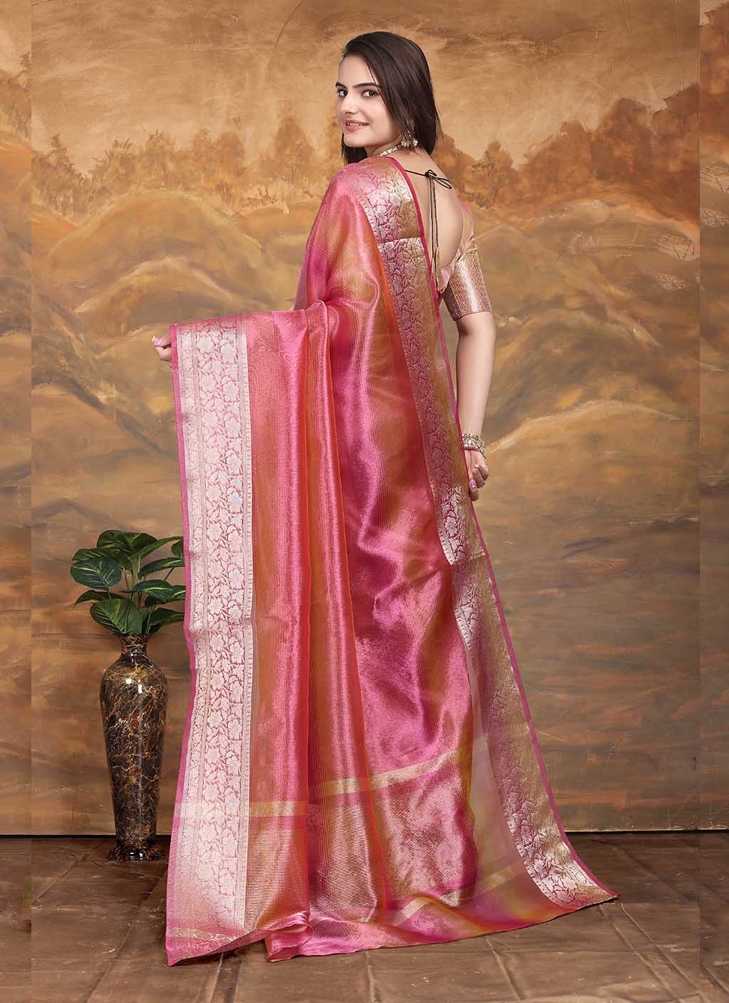 Radhika (Saree) - Ranjvani